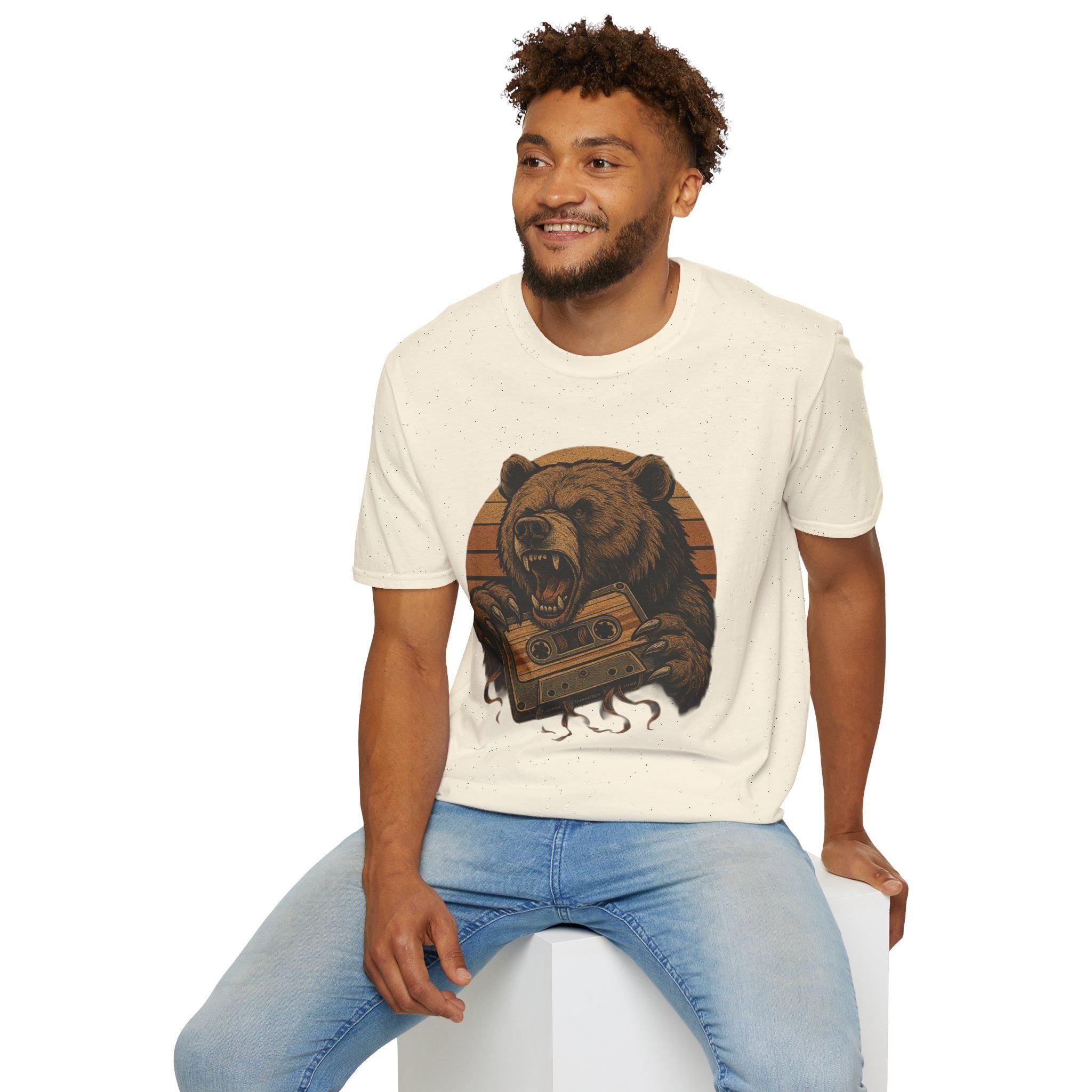 Vintage Bear Graphic Tee - Retro Animal T-Shirt, Nature Lover Shirt, Casual Outfit, Gift for Him/Her, Unisex Softstyle