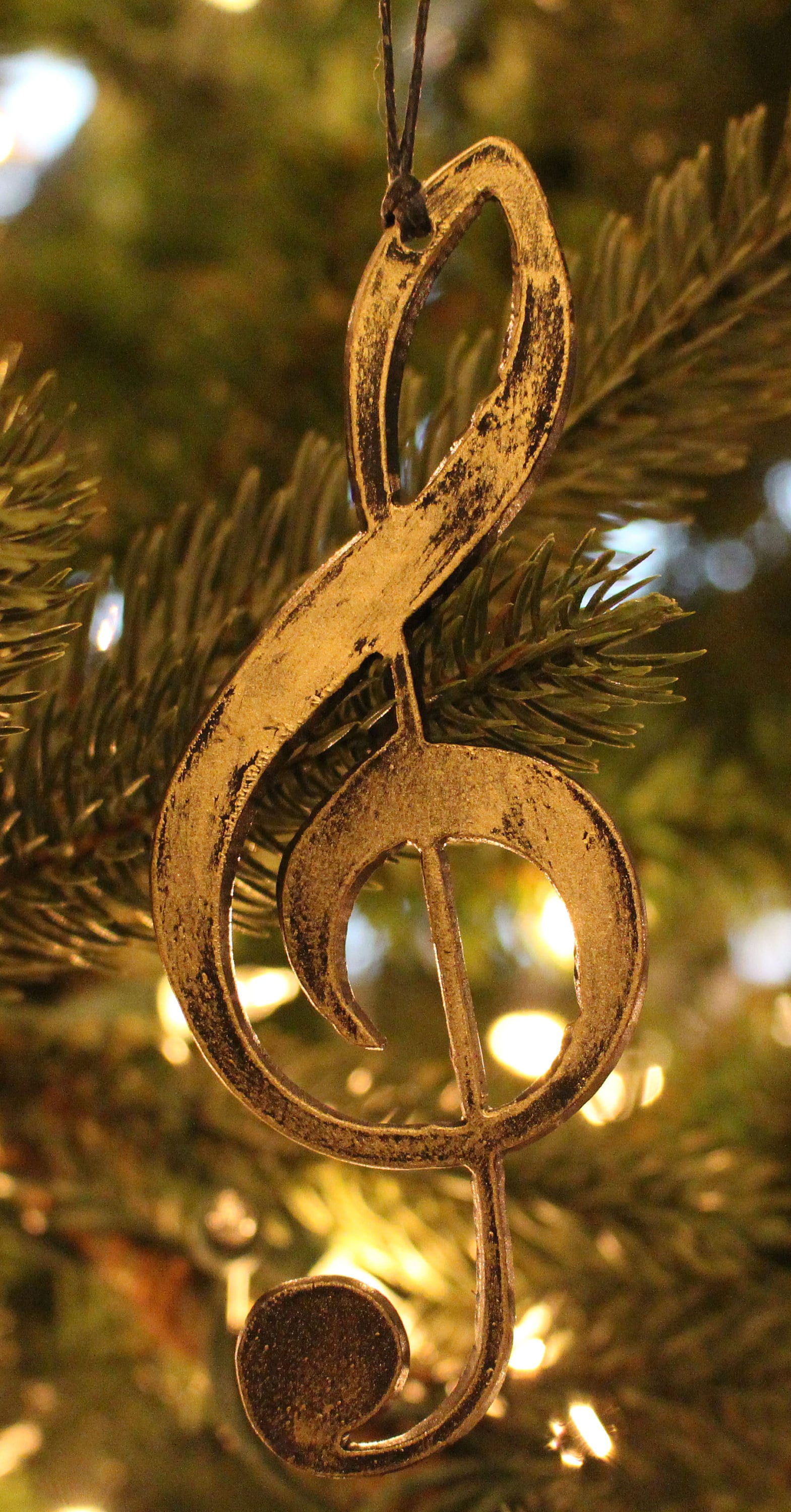Music Lovers Treble Clef Black or Black and Gold ornament! Great to hang on the wall or on the Christmas Tree. Great for a gift tag.