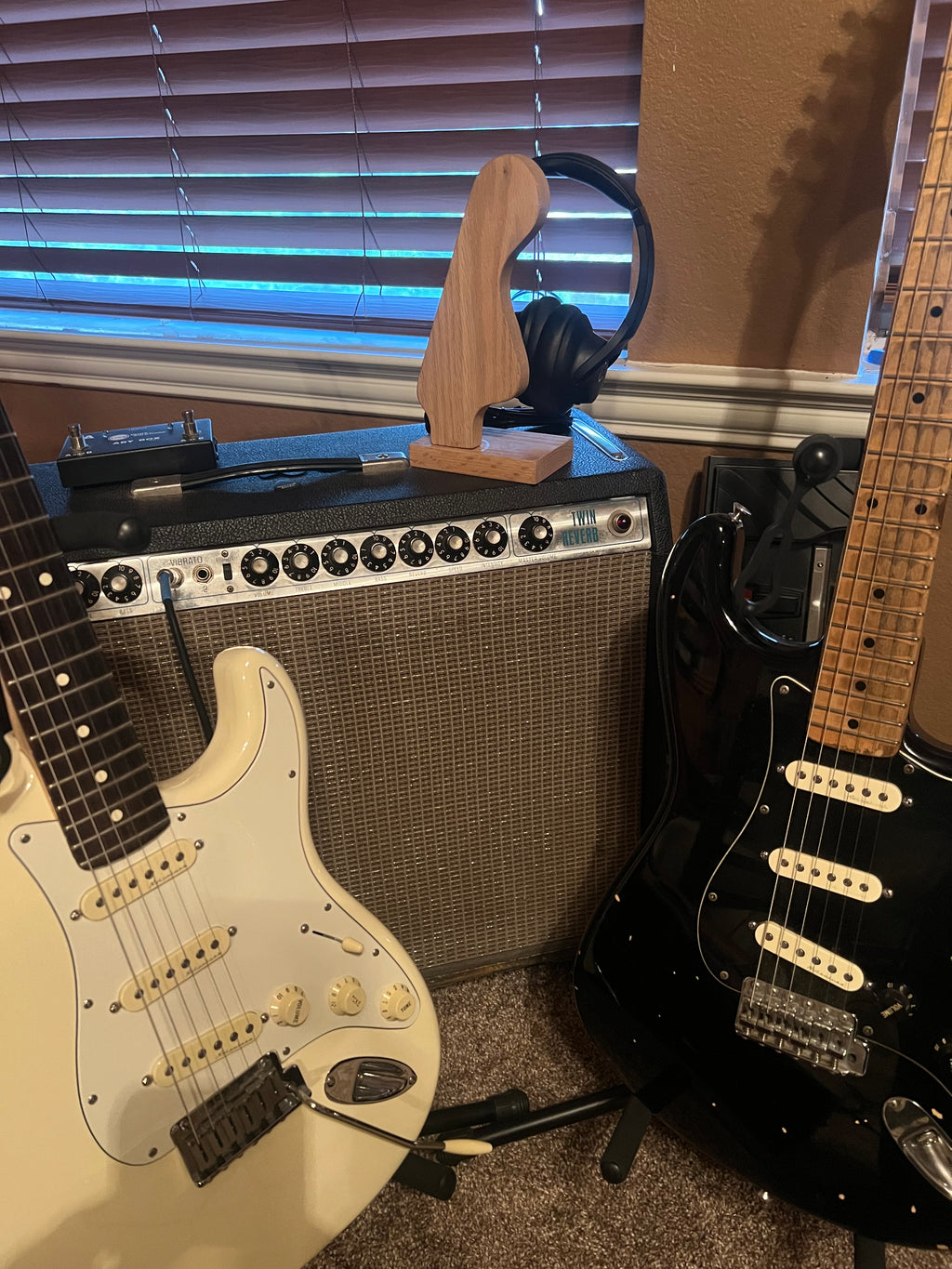 Headphone Stand - Guitar Headstock - Handmade Oak-Walnut - Personalizable